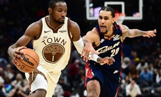 勇士已与多支球队进行了交易对话 包括篮网鹈鹕和公牛