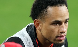 佳夫转会纽卡斯尔：米兰后卫的欧冠梦想之路