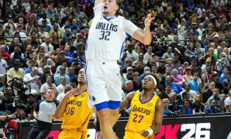 弗拉格夏联首秀21中5 关键防守+突分锁定胜局