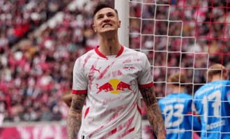 1.96米锋霸塞斯科争夺战白热化！阿森纳8000万镑目标恐遭沙特截胡？