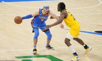 雷霆两替补三分球合计16中9 五位先发合计17中4