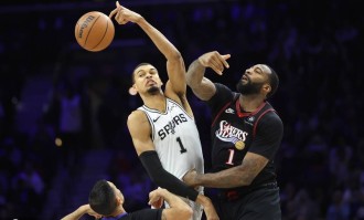 文班亚马10+8哈珀22分 马刺8人上双40分大胜76人