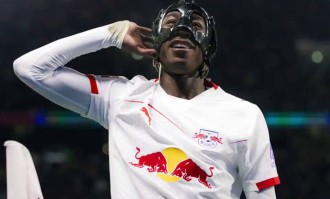 曼联冬窗两潜在引援位置确定！一人标价1亿，阿莫林恐只有最已阵