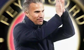 1-0到2-1！欧冠夜两大豪门失利，穆帅补时被绝杀，法甲独苗陷危局